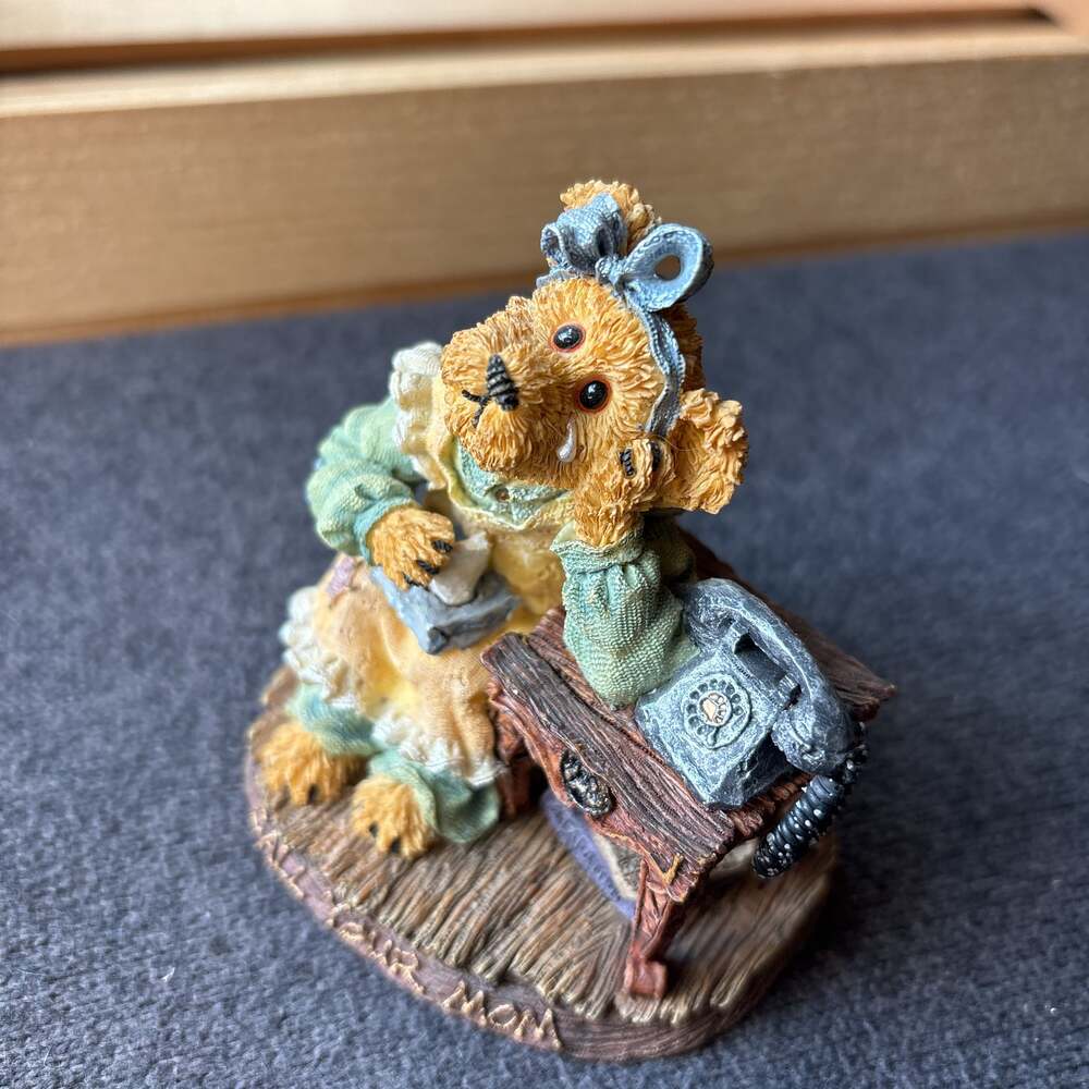 Boyds Bears vintage Momma Guilt Trip...Call Your Mom #227780 figurine